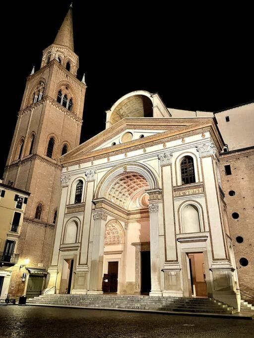 Apartment Under The Basilica Of Sant'Andrea مانتوفا المظهر الخارجي الصورة