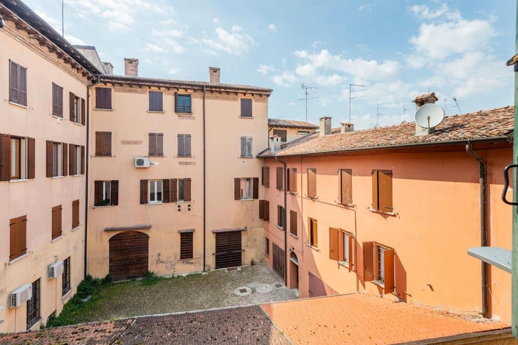 Apartment Under The Basilica Of Sant'Andrea مانتوفا المظهر الخارجي الصورة
