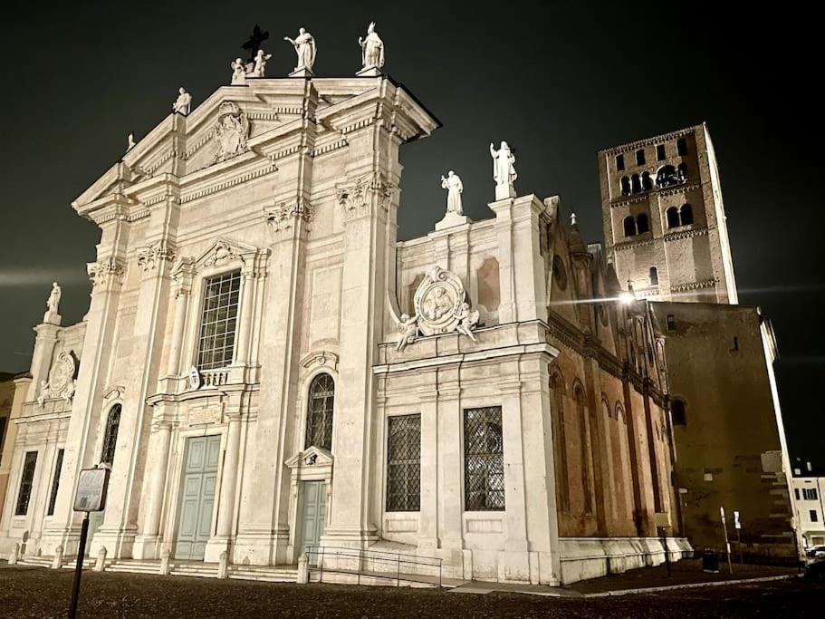 Apartment Under The Basilica Of Sant'Andrea مانتوفا المظهر الخارجي الصورة