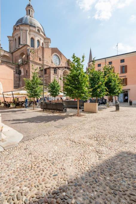 Apartment Under The Basilica Of Sant'Andrea مانتوفا المظهر الخارجي الصورة