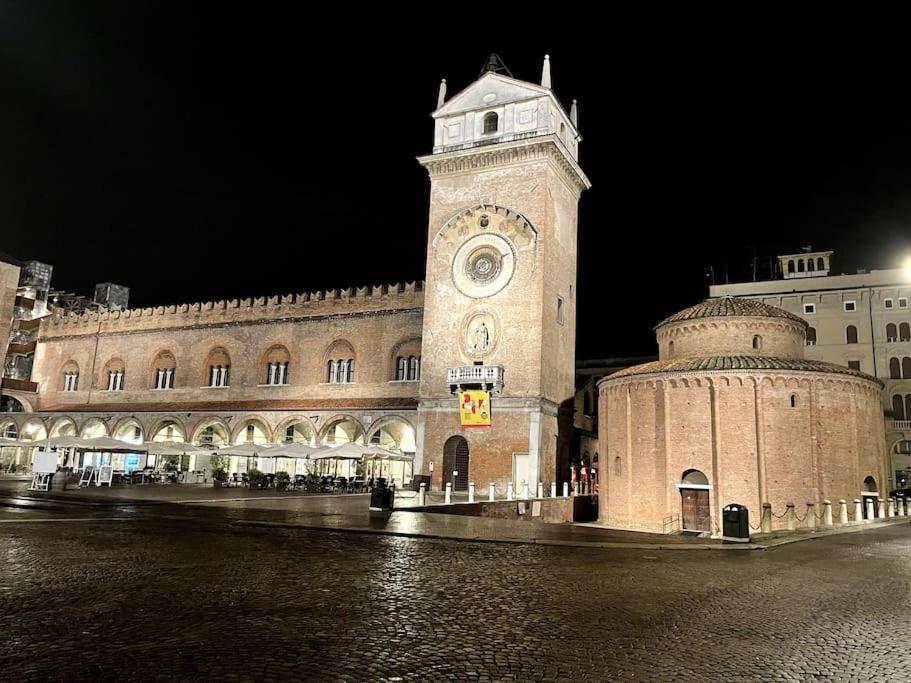 Apartment Under The Basilica Of Sant'Andrea مانتوفا المظهر الخارجي الصورة