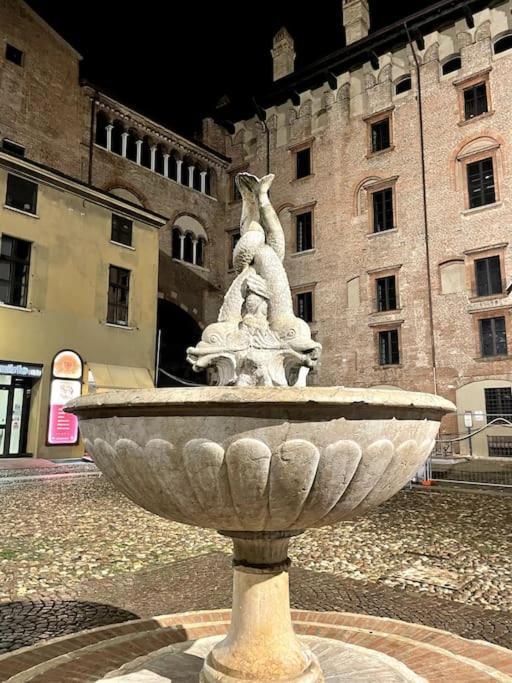 Apartment Under The Basilica Of Sant'Andrea مانتوفا المظهر الخارجي الصورة